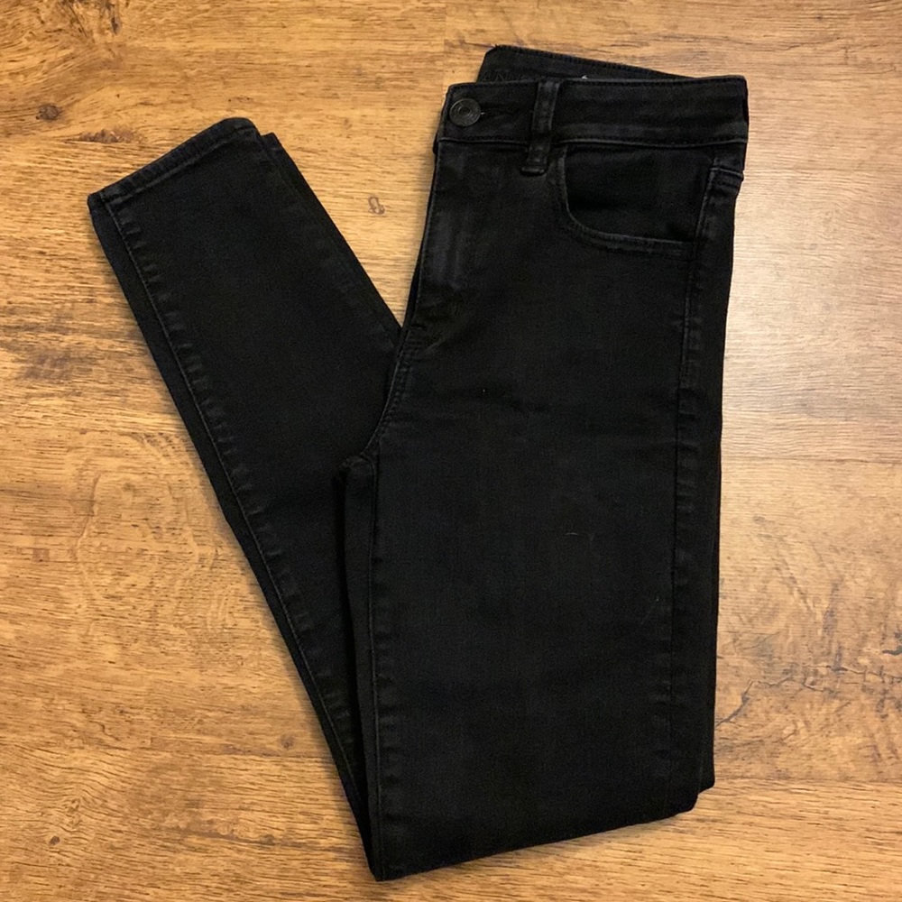 American Eagle High Waisted Black Skinny Next Level Stretch Jeans size 6
